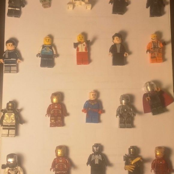 - Lego minifigures SUPRISE box 4pcs - Picture 2 of 5